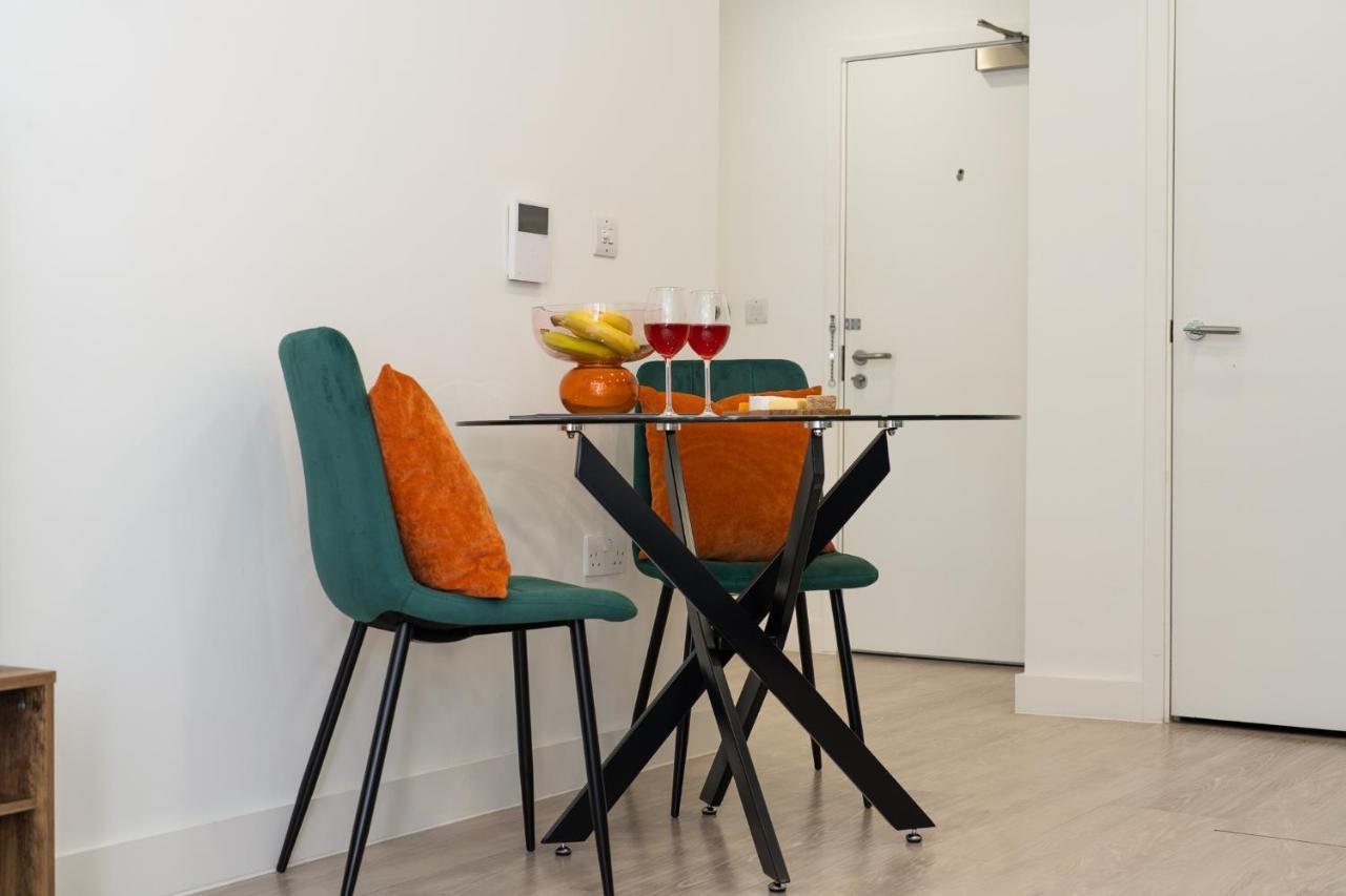 Luxury One Bedroom Serviced Apartment In The Heart Of Bedford Exterior foto